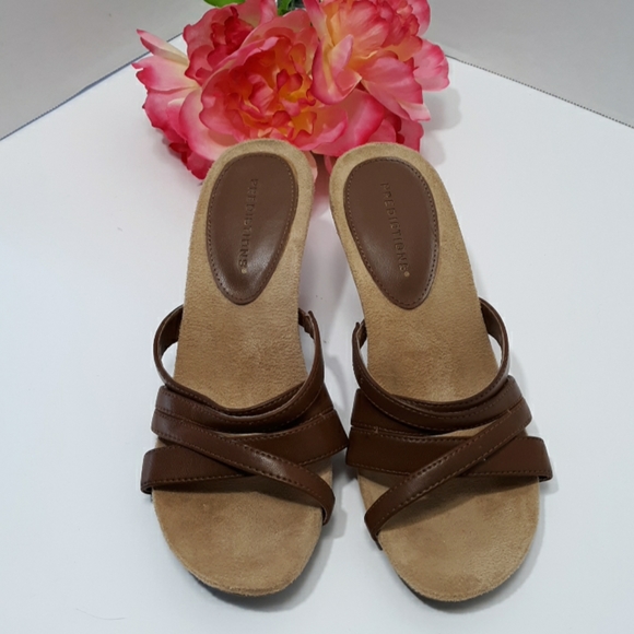 Predictions Shoes - Predictions Womens Slip on Tan and Brown heels